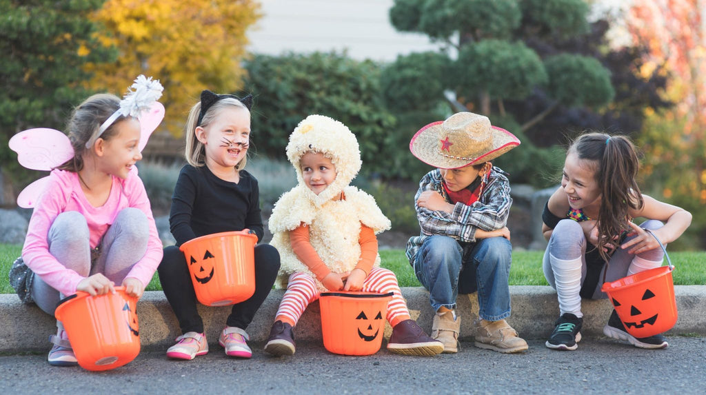 11 Ideas to Celebrate a Covid-19-Friendly Halloween with Your Family
